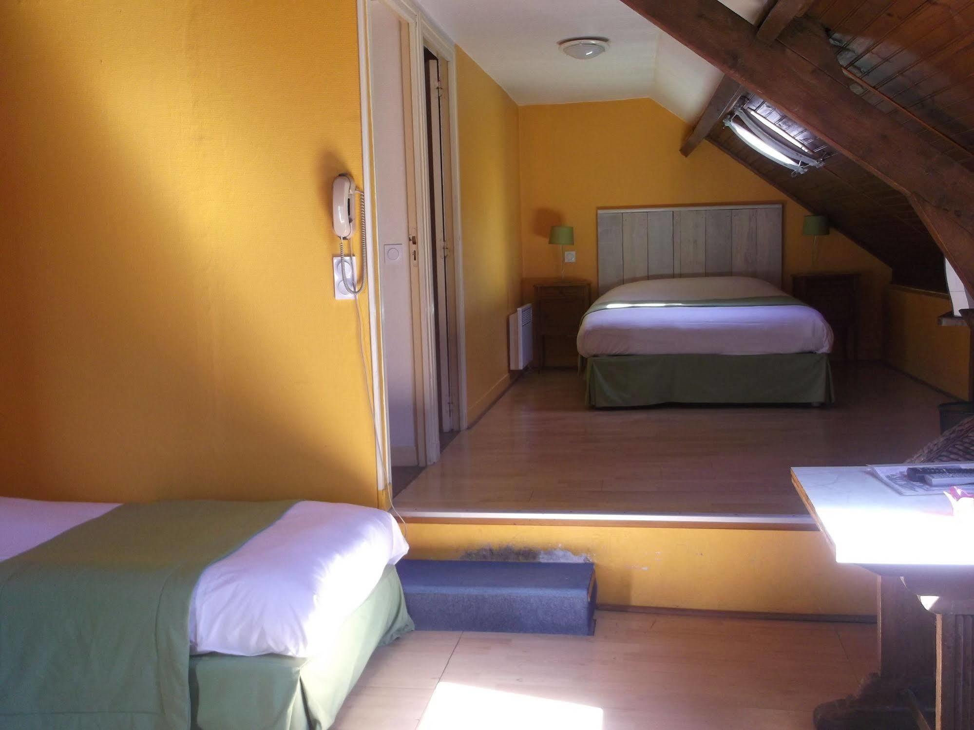 Logis Hotel Restaurant Auberge Saint Martin Surville  외부 사진